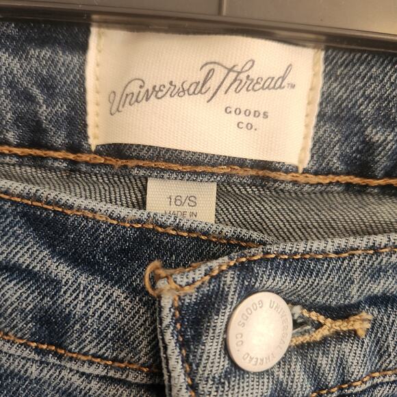 Universal Thread Women's Size 16 Short‎ 80s Slim Frayed bottom Jeans NWT - Picture 4 of 8